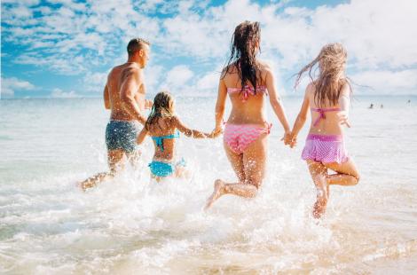 hotellidoeuropa en 1-en-284478-boat-trip-offer-in-july-bring-your-kids-between-the-sea-waves-n2 033